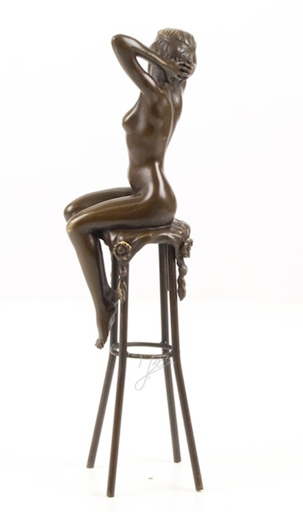 Bronzefigur weiblicher Akt Erwachen auf Barhocker H 28,1 cm Bronzeskulptur Figur aus Bronze