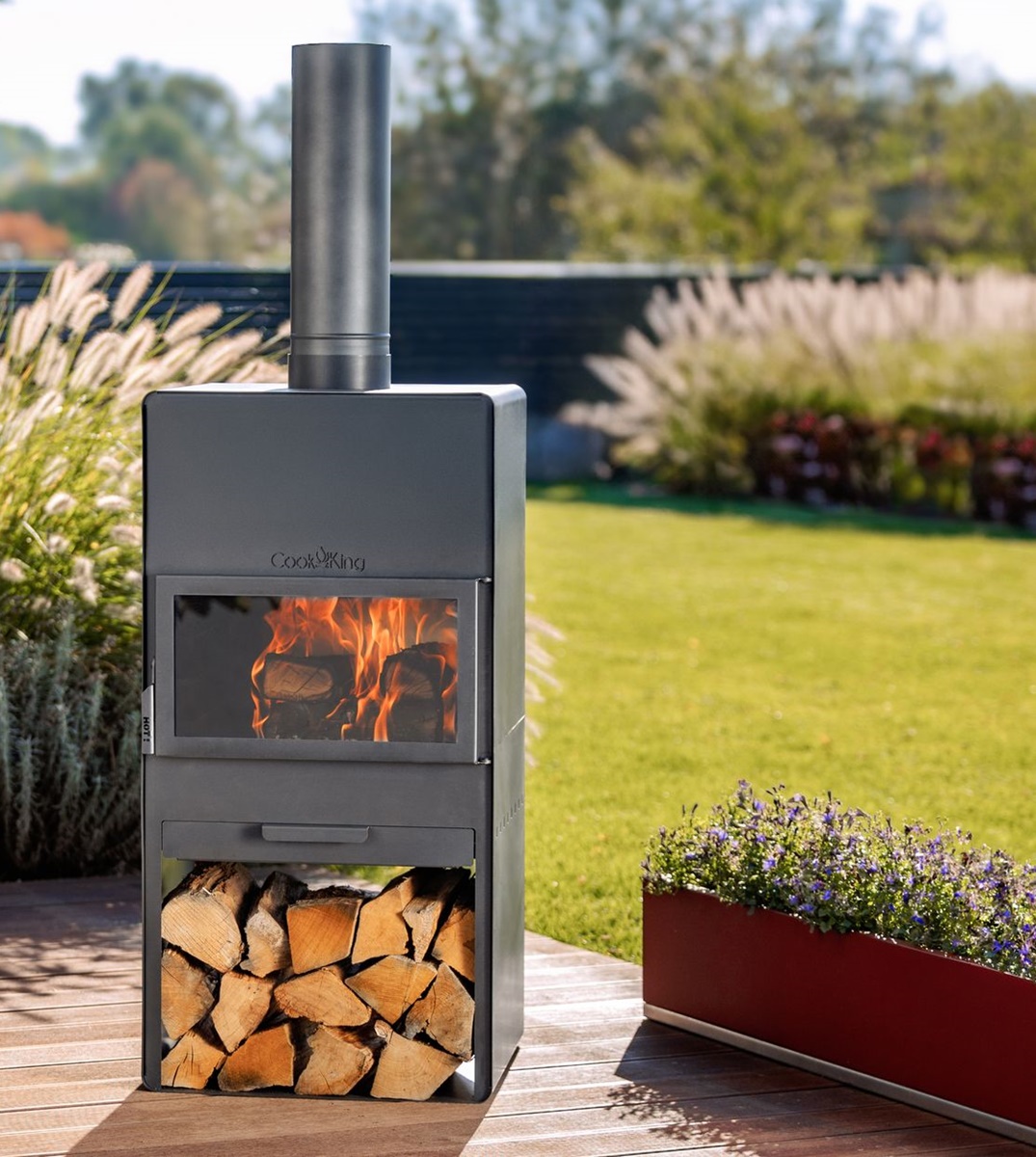 Gartenkamin "Vento" Gartenofen mit gehärtetem Glas H 150 cm zum Heizen und Grillen mit Kaminregal