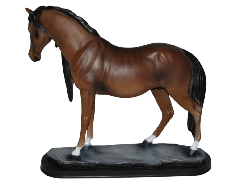 Dekorationsfigur Pferd stehend, 39 cm, dunkelbraun – Elegante Pferdefigur aus Kunstharz