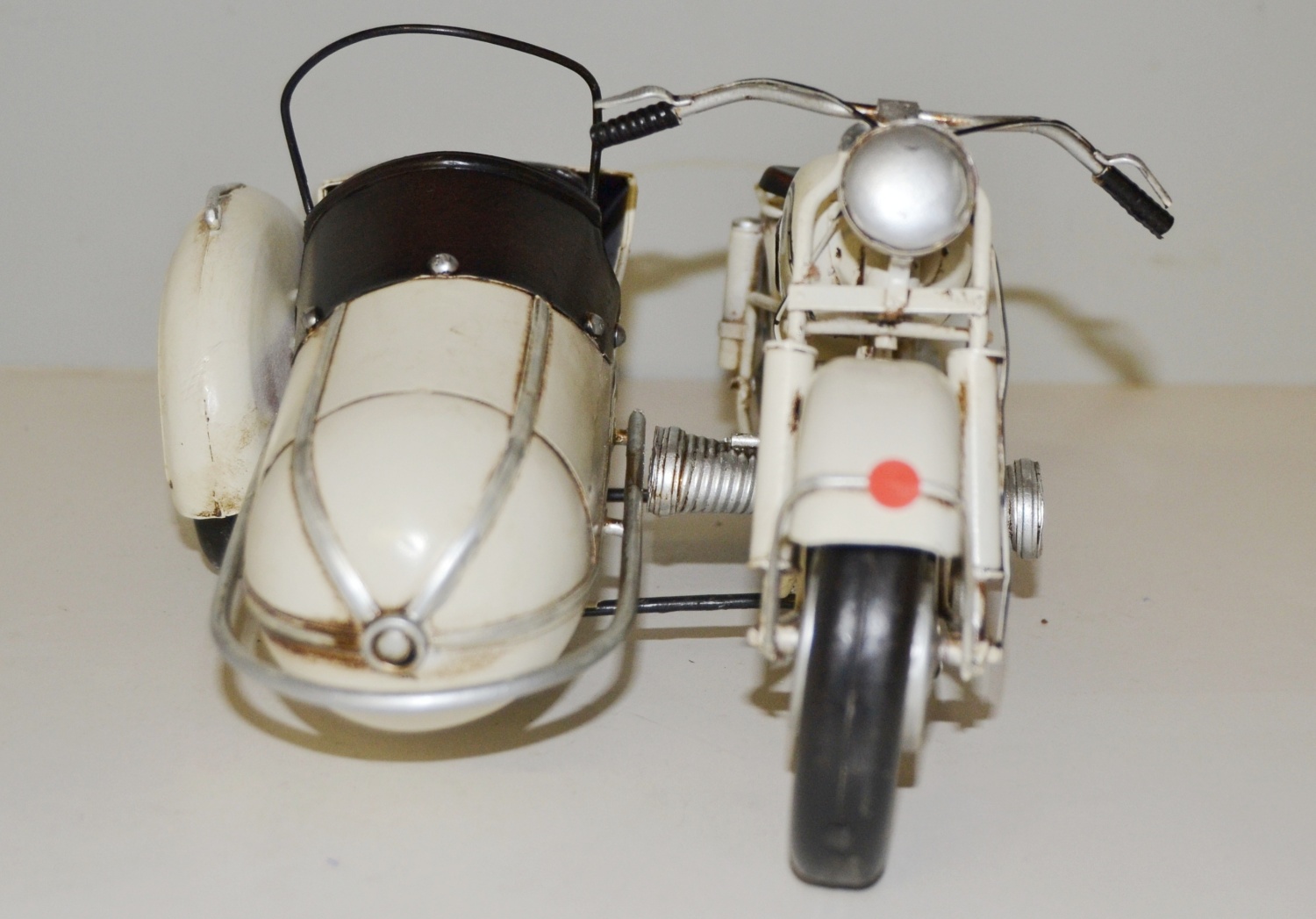 Blechmotorrad Nostalgie Modellauto Oldtimer Marke BMW Motorrad R 60 mit Beiwagen aus Blech L 26 cm