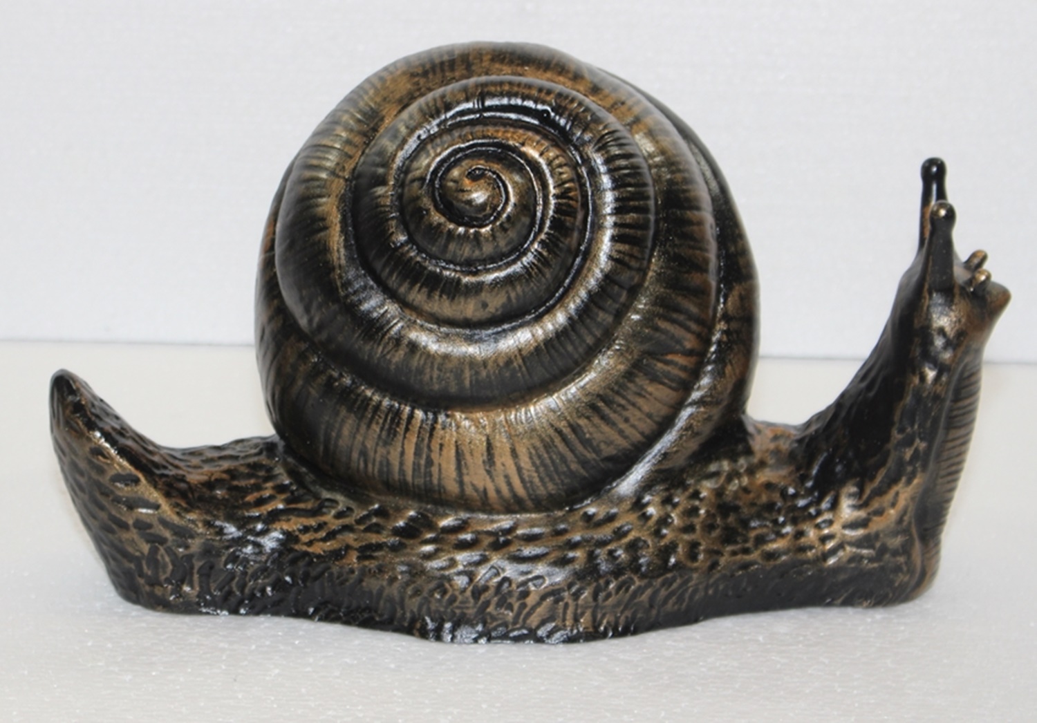 Deko Figur Gartentier Schnecke groß mit Häuschen H 18 cm Gartenfigur kupferfarben aus Kunststoff
