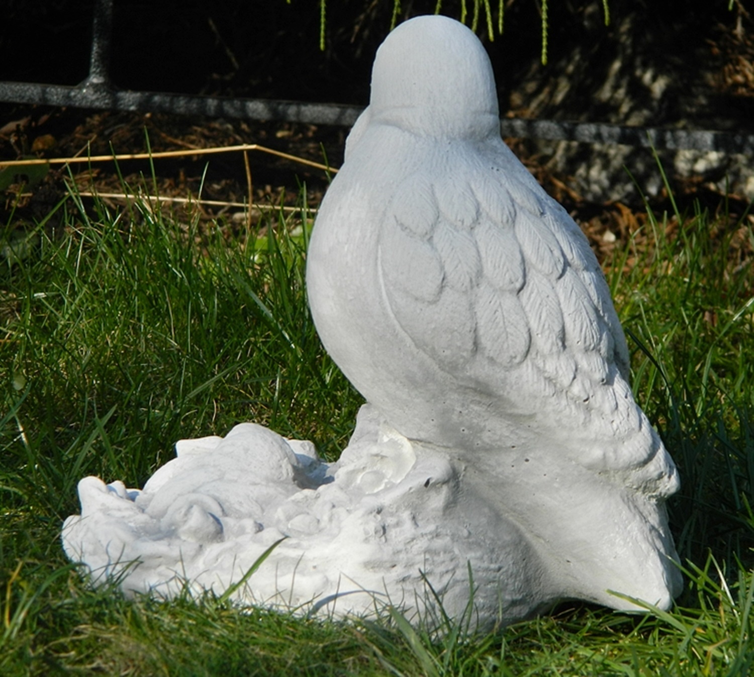 Beton Figur Vogelfigur Tauben Paar mit Nachwuchs H 19 cm Dekofigur und Gartenfigur