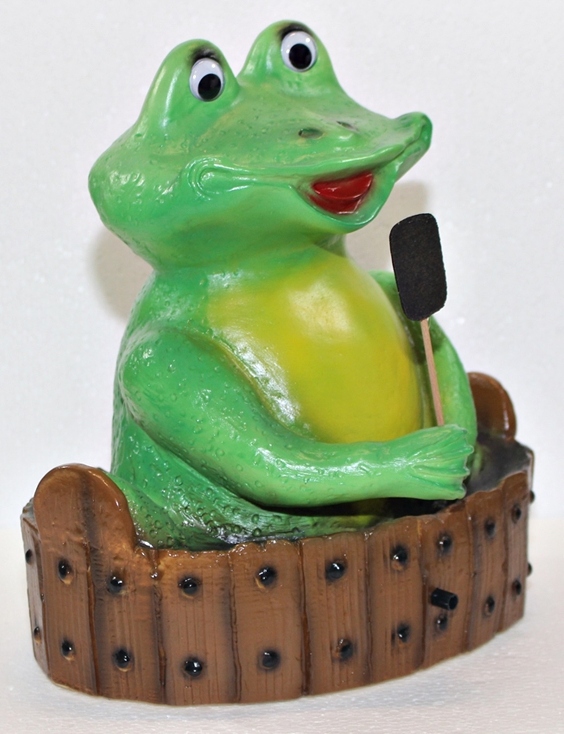 Deko Figur lustiger Frosch badend im Zuber H 28 cm mit Scherz Bewegungsmelder Quak Gartenfigur