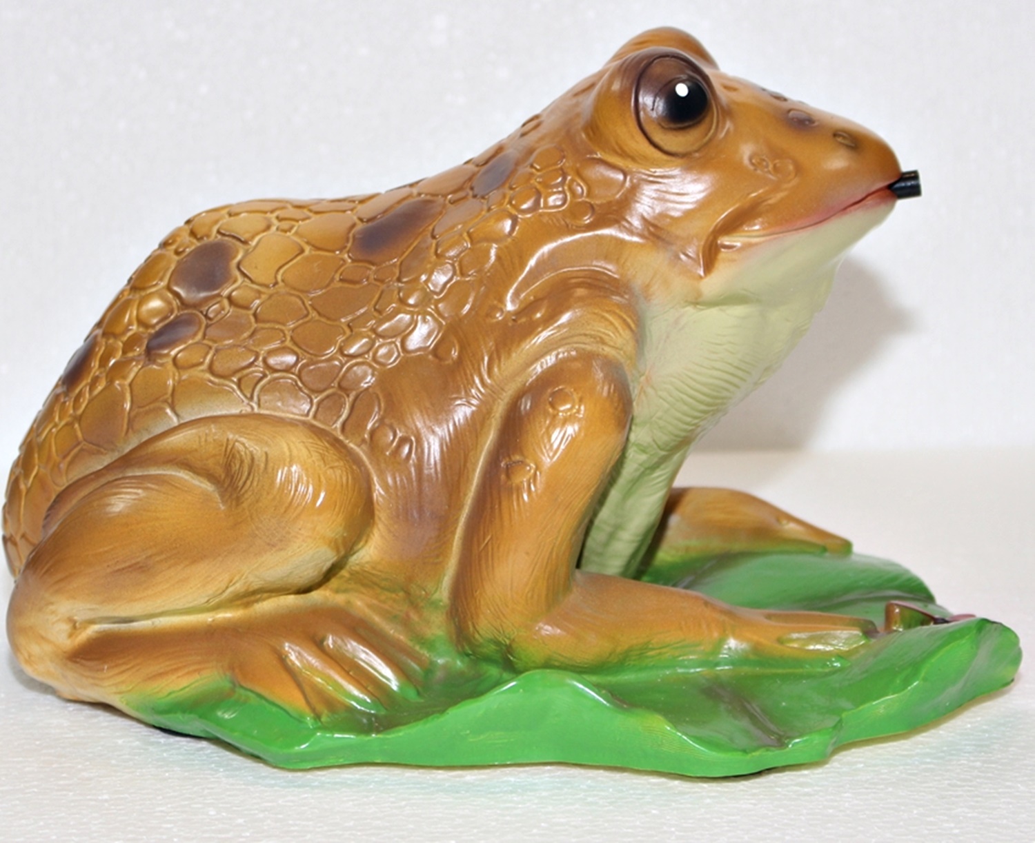 Deko Figur Kröte Frosch auf Blatt H 17 cm Gartenfigur Dekofigur mit Scherz Bewegungsmelder Quak