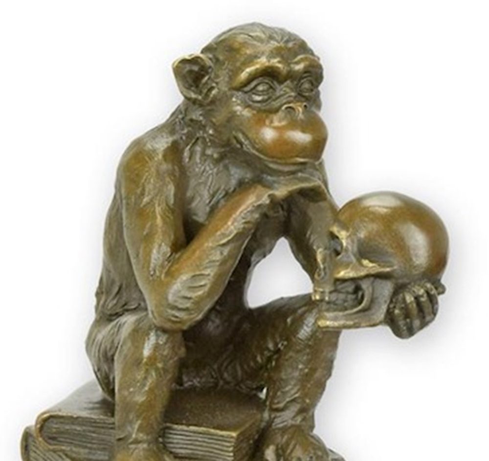 Bronzefigur Bronzeskulptur Tierfigur Affe mit Schädel aus Bronze auf Marmorsockel H 14 cm Skulptur