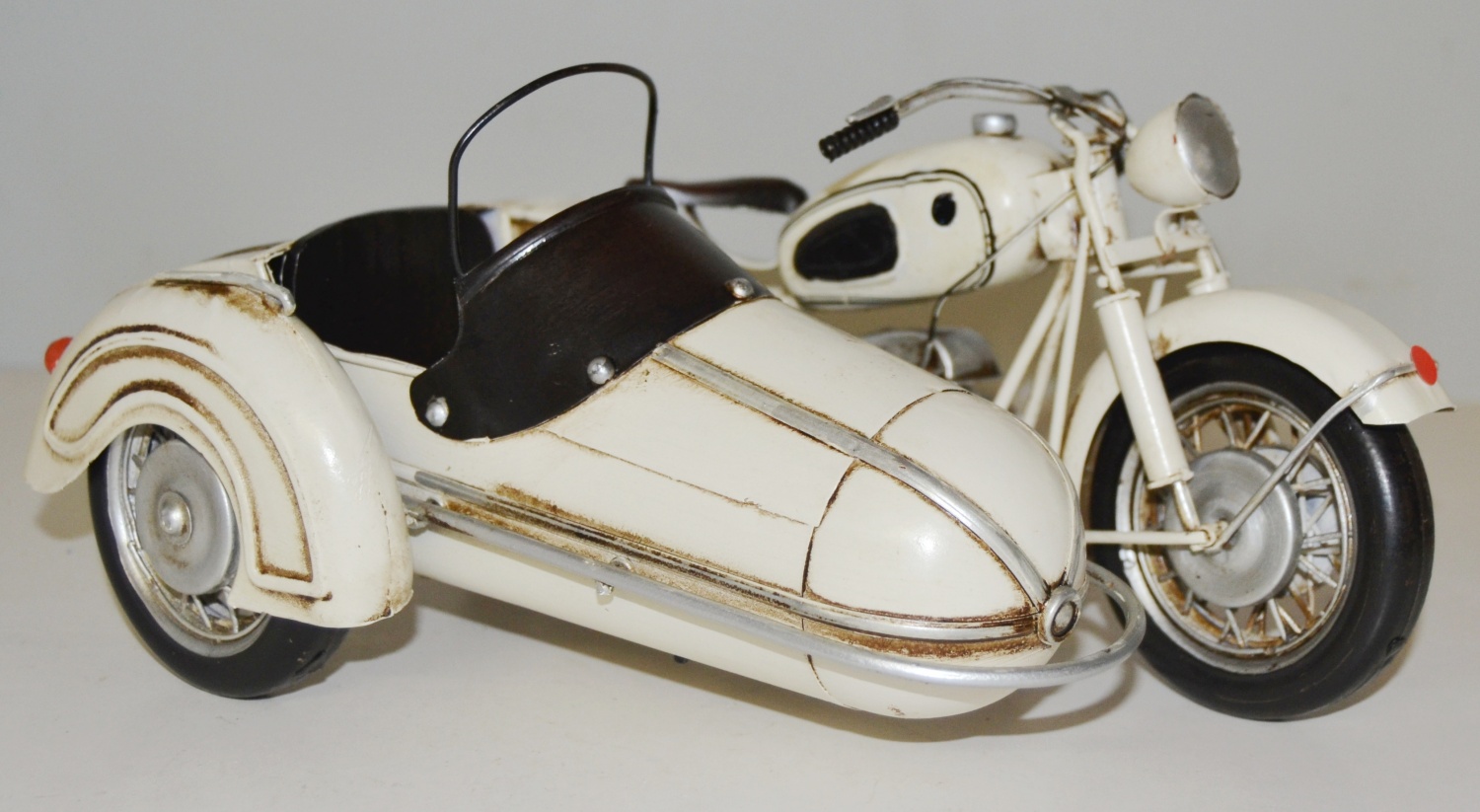 Blechmotorrad Nostalgie Modellauto Oldtimer Marke BMW Motorrad R 60 mit Beiwagen aus Blech L 26 cm