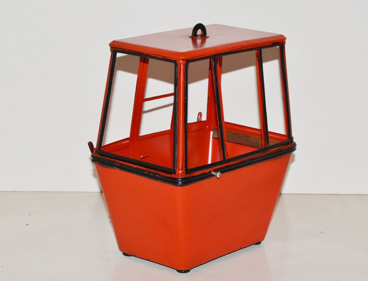 Blechmodell Nostalgie Ski Gondel Oldtimer Berggondel rot Replikat aus der Schweiz H 20 cm