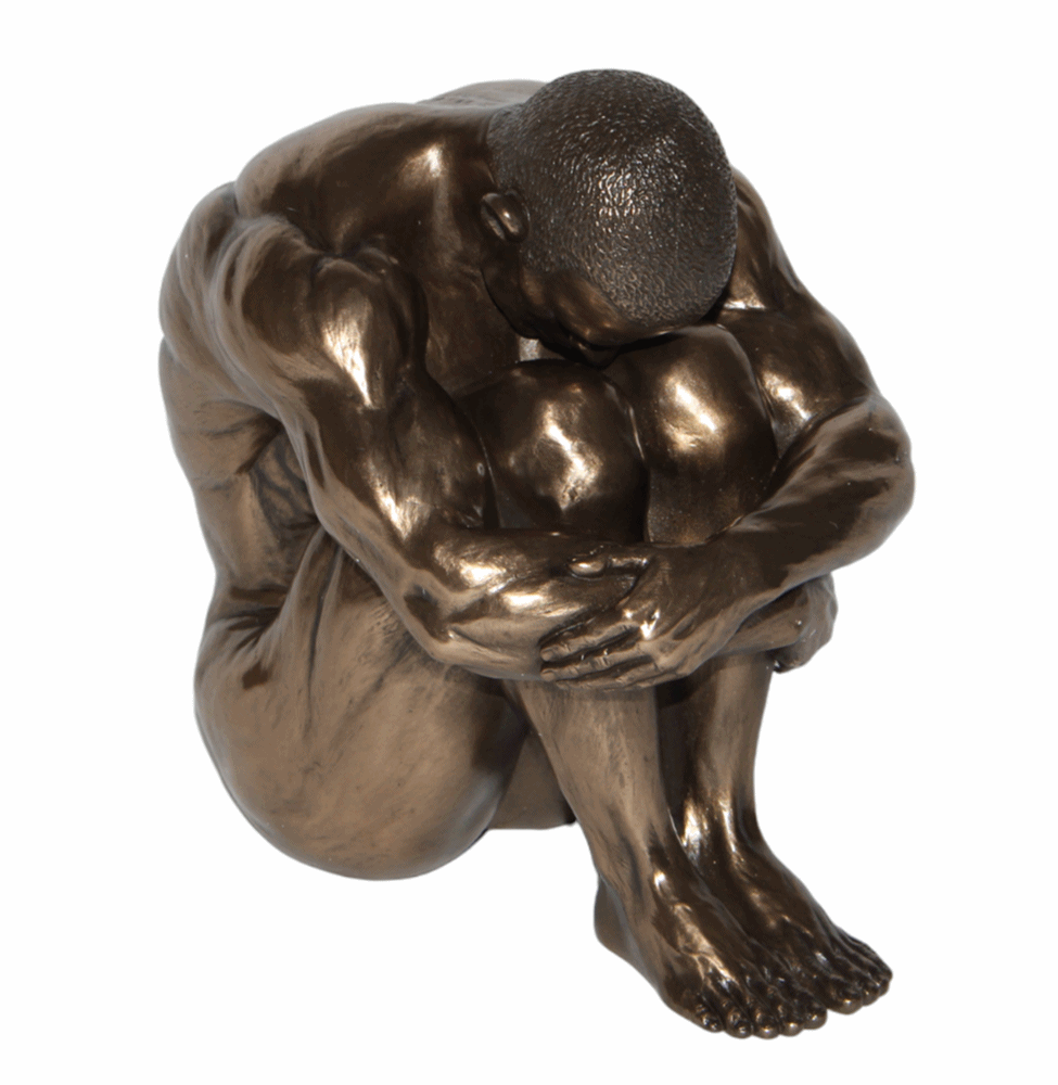 Deko Figur Body Talk Kollektion Nackter Mann kniend H 17 cm Bodybuilder Arme umschlungen Skulptur