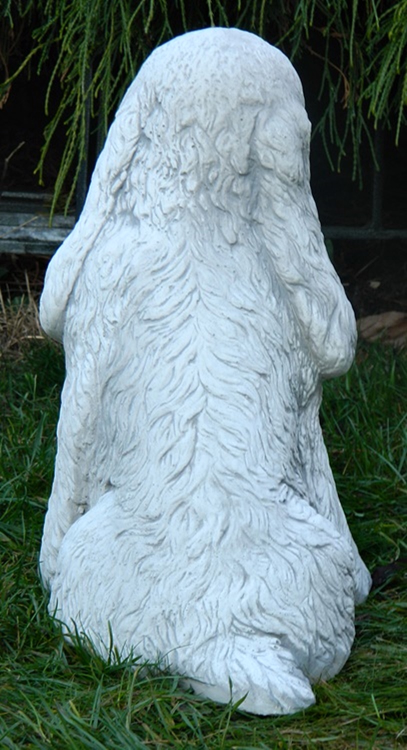 Beton Figur Hund Cocker Spaniel sitzend Hundefigur H 31 cm Dekofigur und Gartenfigur