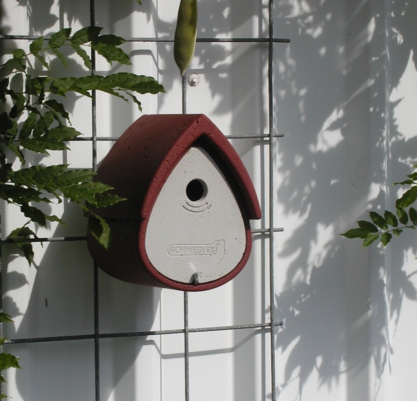 Naturschutzprodukt Nistkasten Vogelnisthöhle Meisenresidenz Typ 1MR Flugloch 32 mm rot-grau