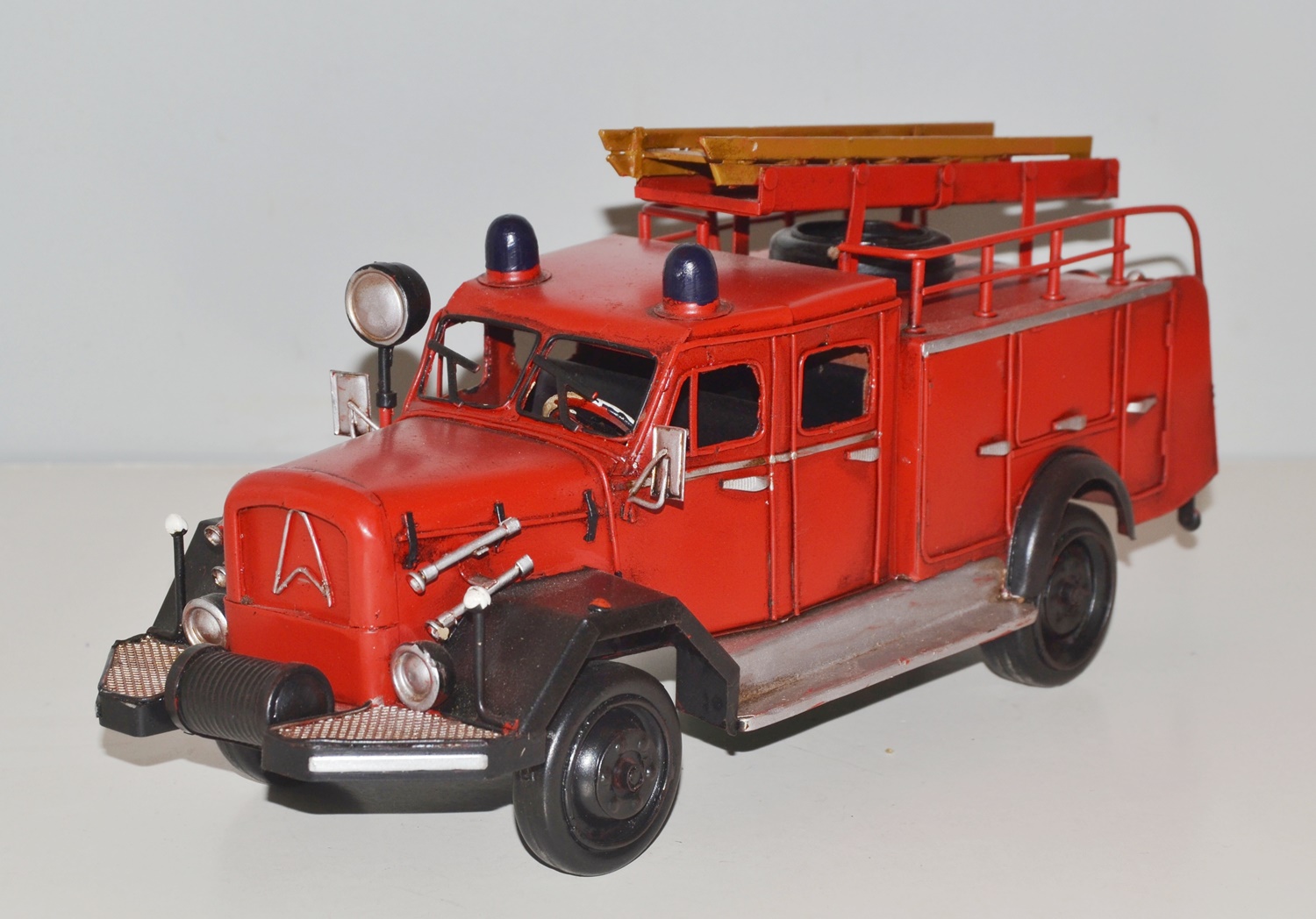 Blechauto Nostalgie Modellauto Oldtimer Feuerwehr Automarke Magirus Deutz TLF 16 aus Blech L 33 cm