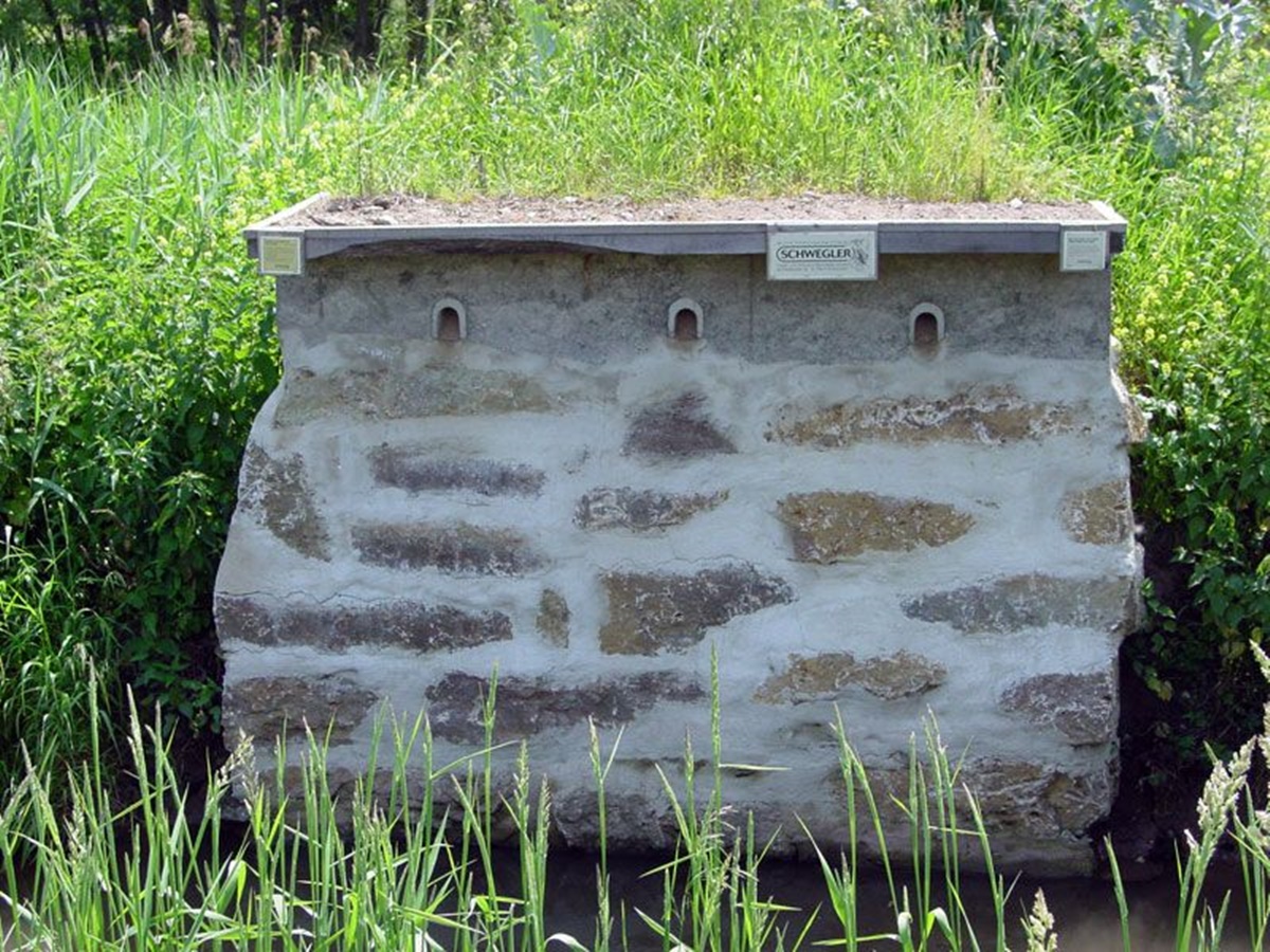 Naturschutzprodukt Eisvogel- und Uferschwalbenbrutröhre effektiver Artenschutz Produkt