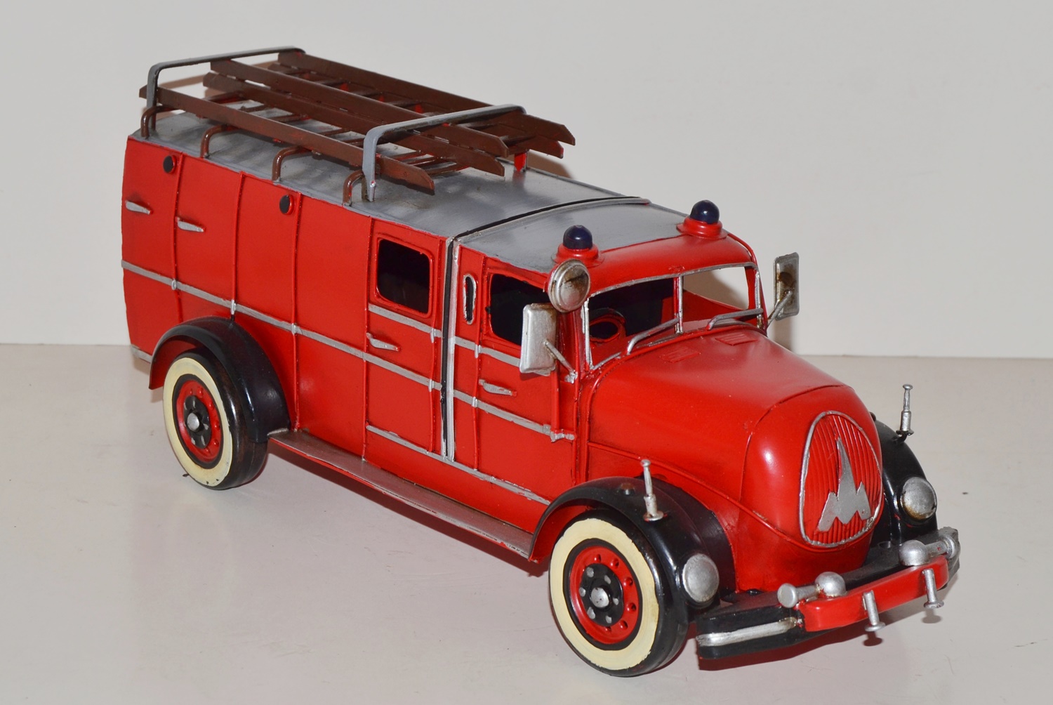 Blechauto Nostalgie Modellauto Oldtimer Feuerwehr Automarke Magirus Deutz LF 15 Modell Blech L 37cm