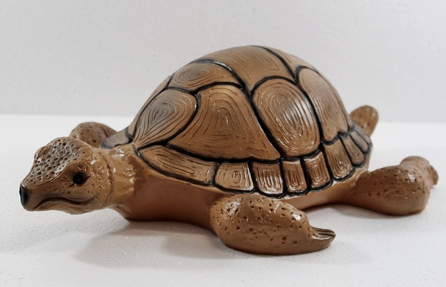 Deko Garten Figur Dekofigur Gartenfigur Tierfigur Schildkröte liegend aus Kunststoff Höhe 11 cm