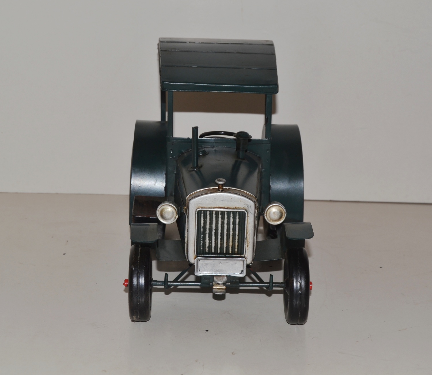 Blechtraktor Nostalgie Modellauto Oldtimer Marke Hanomag Traktor Modell R40 aus Blech L 28 cm