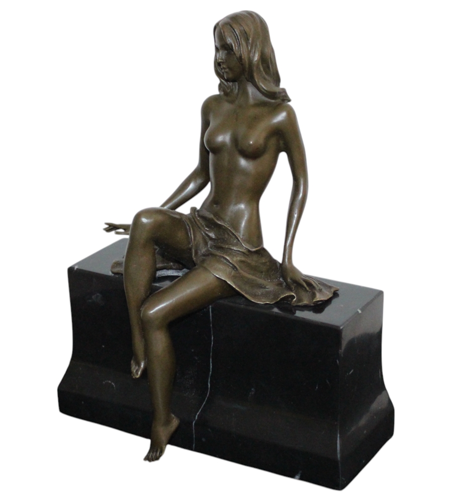 Bronzefigur Frau sitzend H 26,5 cm Frauenakt Bronzeskulptur Bronze Figur aus Bronze