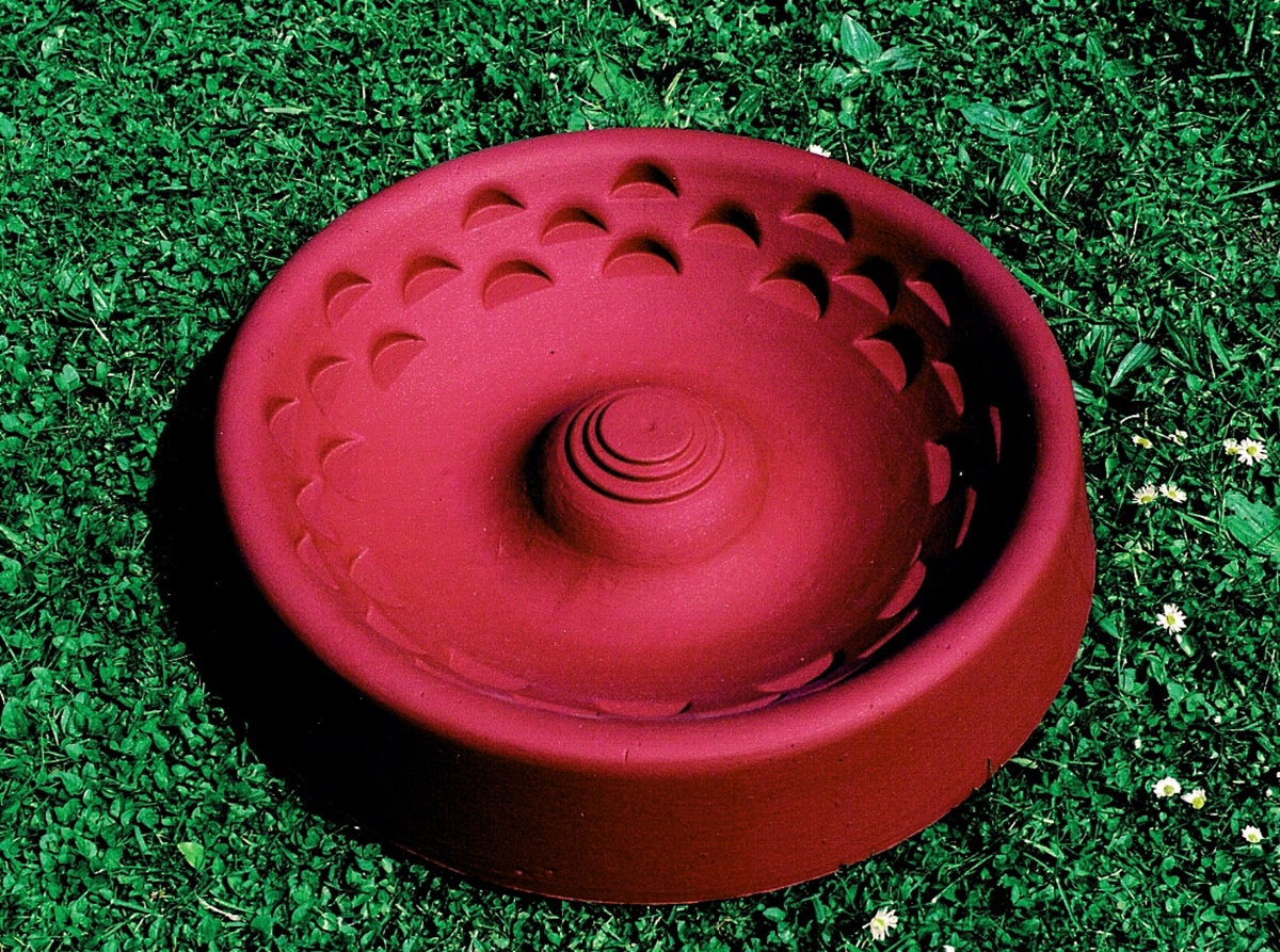 Set: Zwei Insektentränke & Vogeltränke aus Holzbeton Ø 50 cm, rot Naturschutzprodukt für Garten