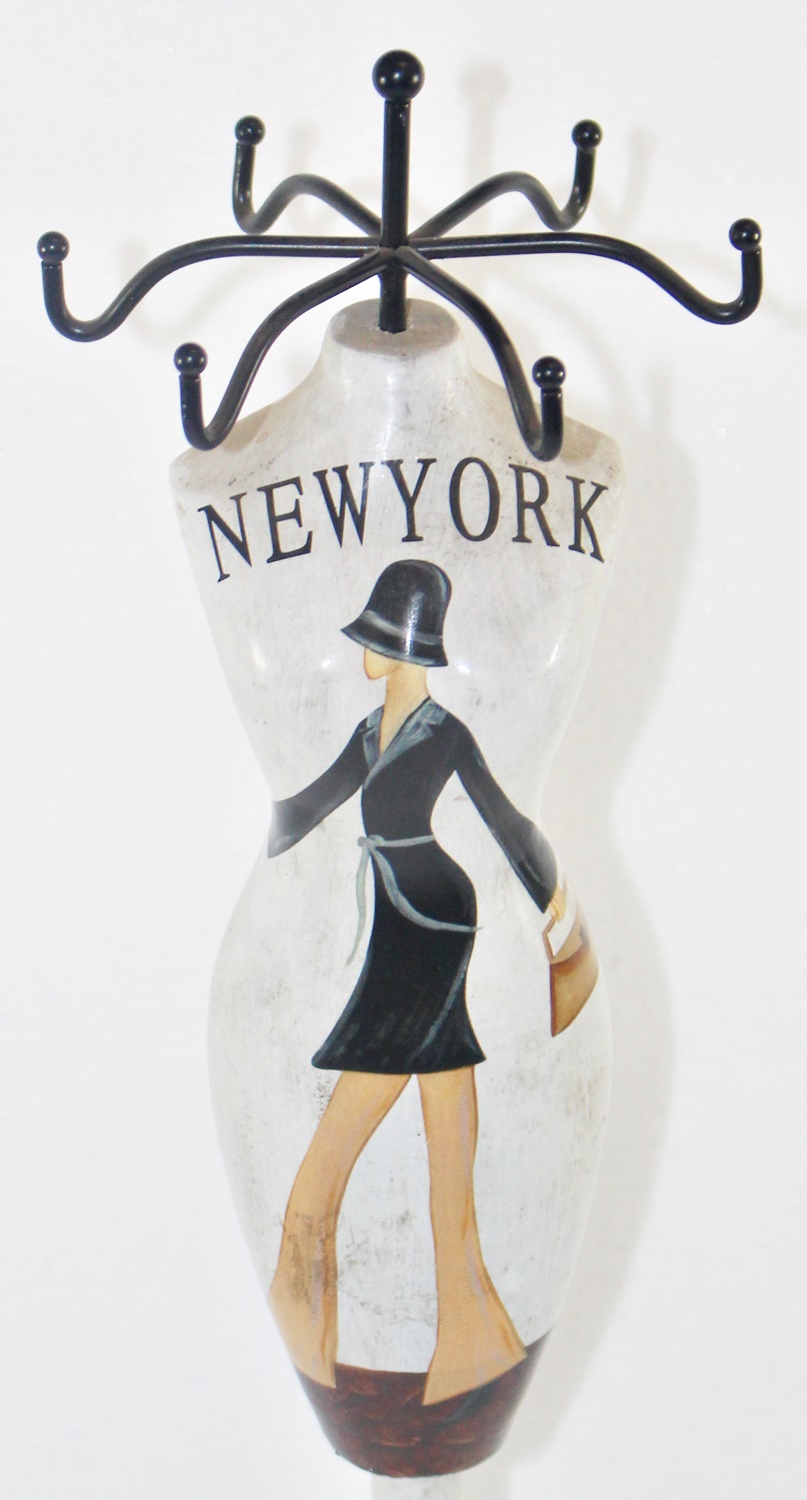 Schmuckbüste Beauty Figur Deko Modefigur Nostalgiefigur Weißes Torso mit New York Schriftdruck