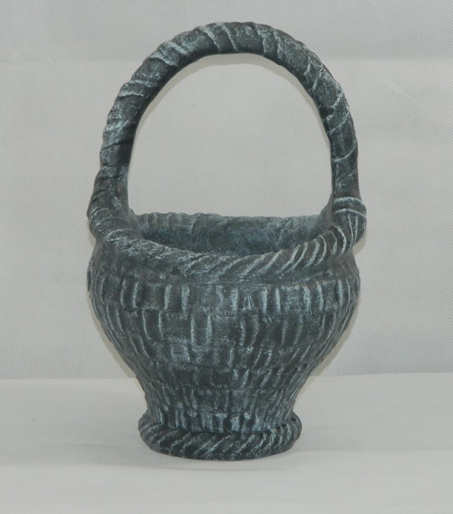 Dekofigur Korb zum Dekorieren H 28 cm Einzelstück aus Kunstharz Gartenfigur Gartendeko