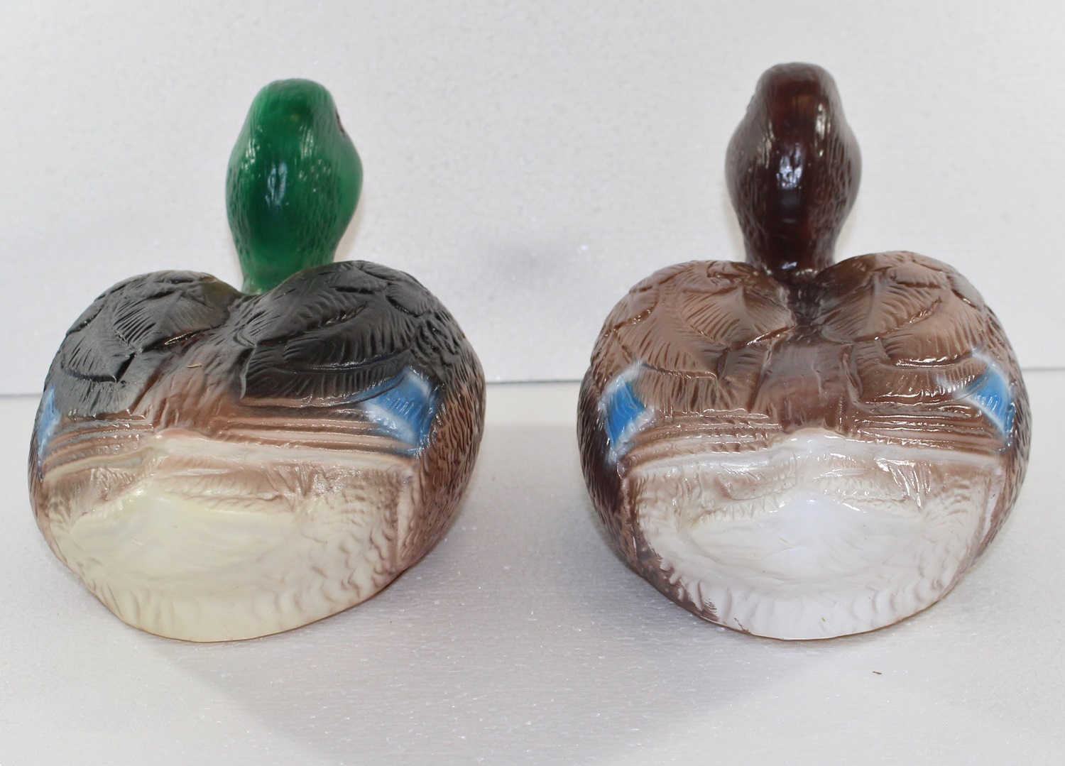 Deko Tier Figur Gartenfigur Teichfigur schwimmente Ente und Erpel als Satz aus Kunststoff H 15-16 cm