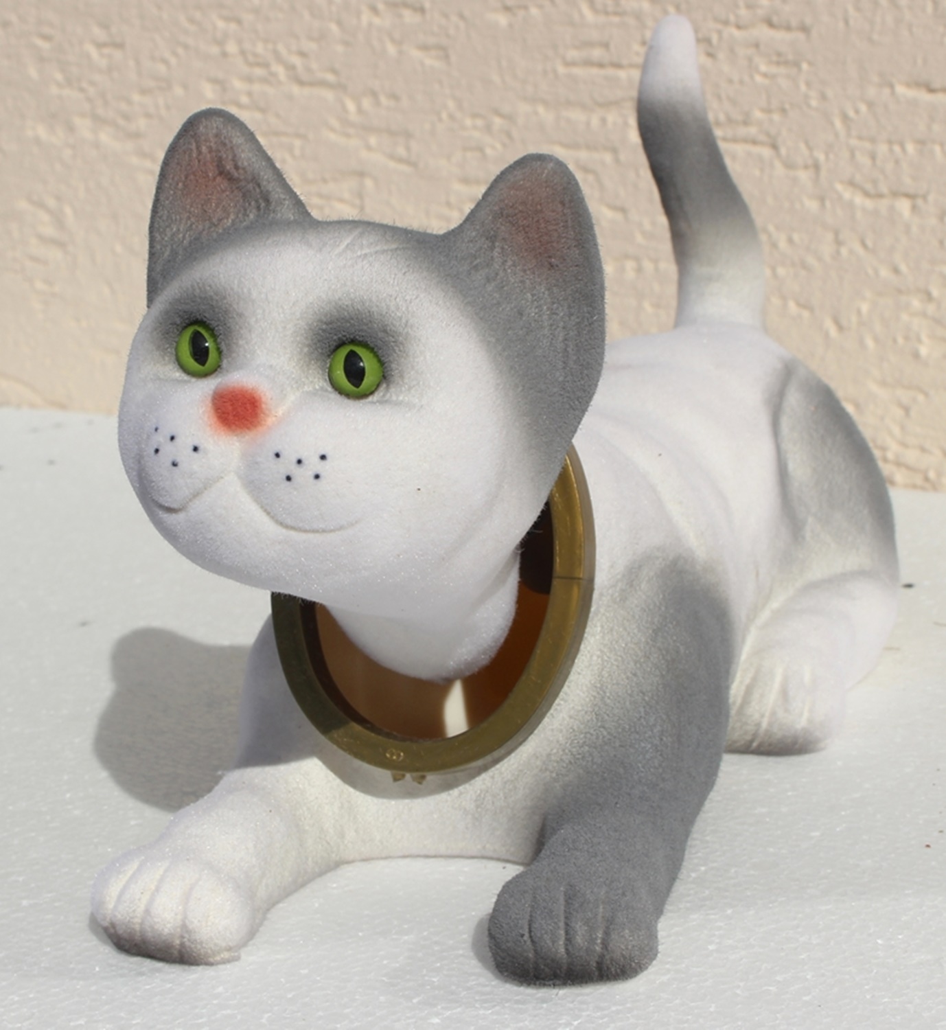 Wackel Figur Katze hell grau Wackelfigur H 15 cm groß liegend Dekofigur mit Wackelkopf