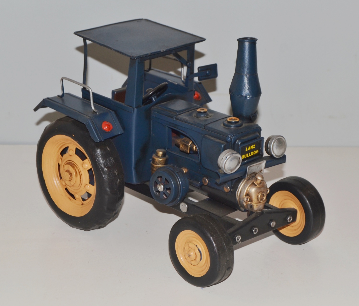 Blechtraktor Nostalgie Modellauto Oldtimer Marke Lanz Bulldog Traktor Modell aus Blech L 25 cm