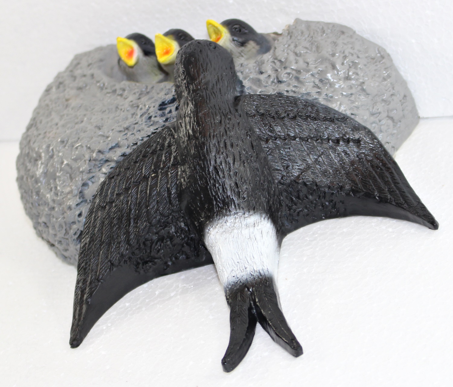 Deko Garten Figur Dekofigur Gartenfigur Vogelfigur Schwalbennest zum Anhängen aus Kunststoff H 18 cm