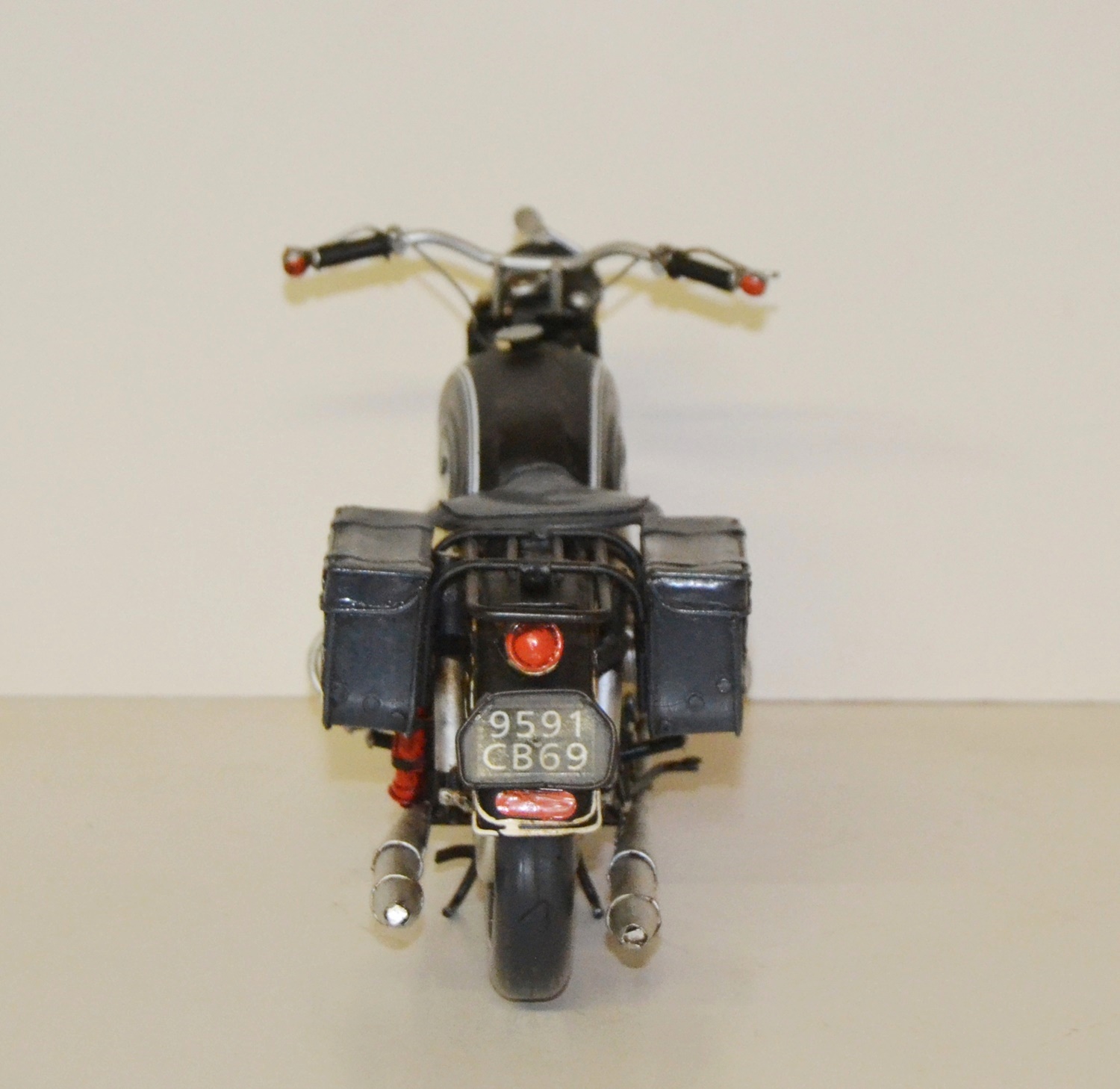 Blechmotorrad Nostalgie Modellauto Oldtimer Marke BMW R 60 Motorrad Zweirad aus Blech L 31 cm