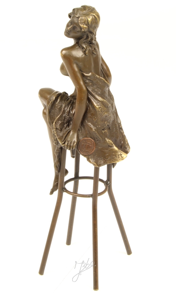 Bronzefigur Frau sitzend H 25,5 cm Frauenakt Bronzeskulptur Bronze Figur aus Bronze