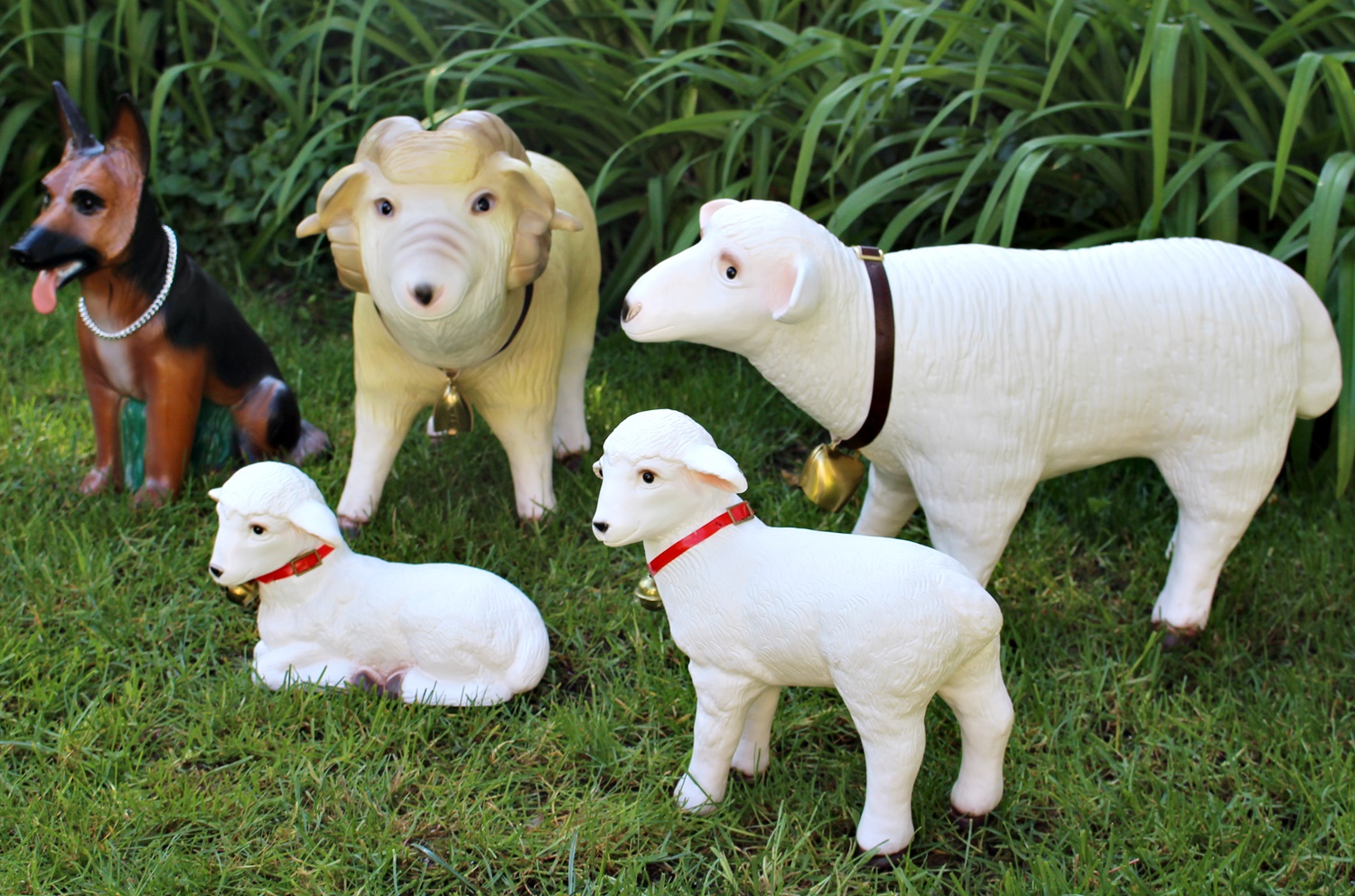 Deko Garten Figur Gartenfigur Tierfigur Schäferhund, Schafbock, Schaf, zwei Lämmlein aus Kunststoff