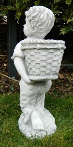 Beton Figur Junge mit Tragekorb zum Bepflanzen H 40 cm Dekofigur und Gartenskulptur