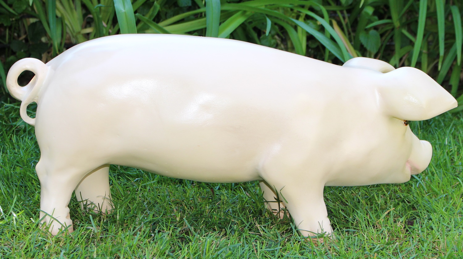Dekorationsfigur Tierfigur Schwein Ferkel stehend links H 26 cm Dekofigur aus Kunstharz
