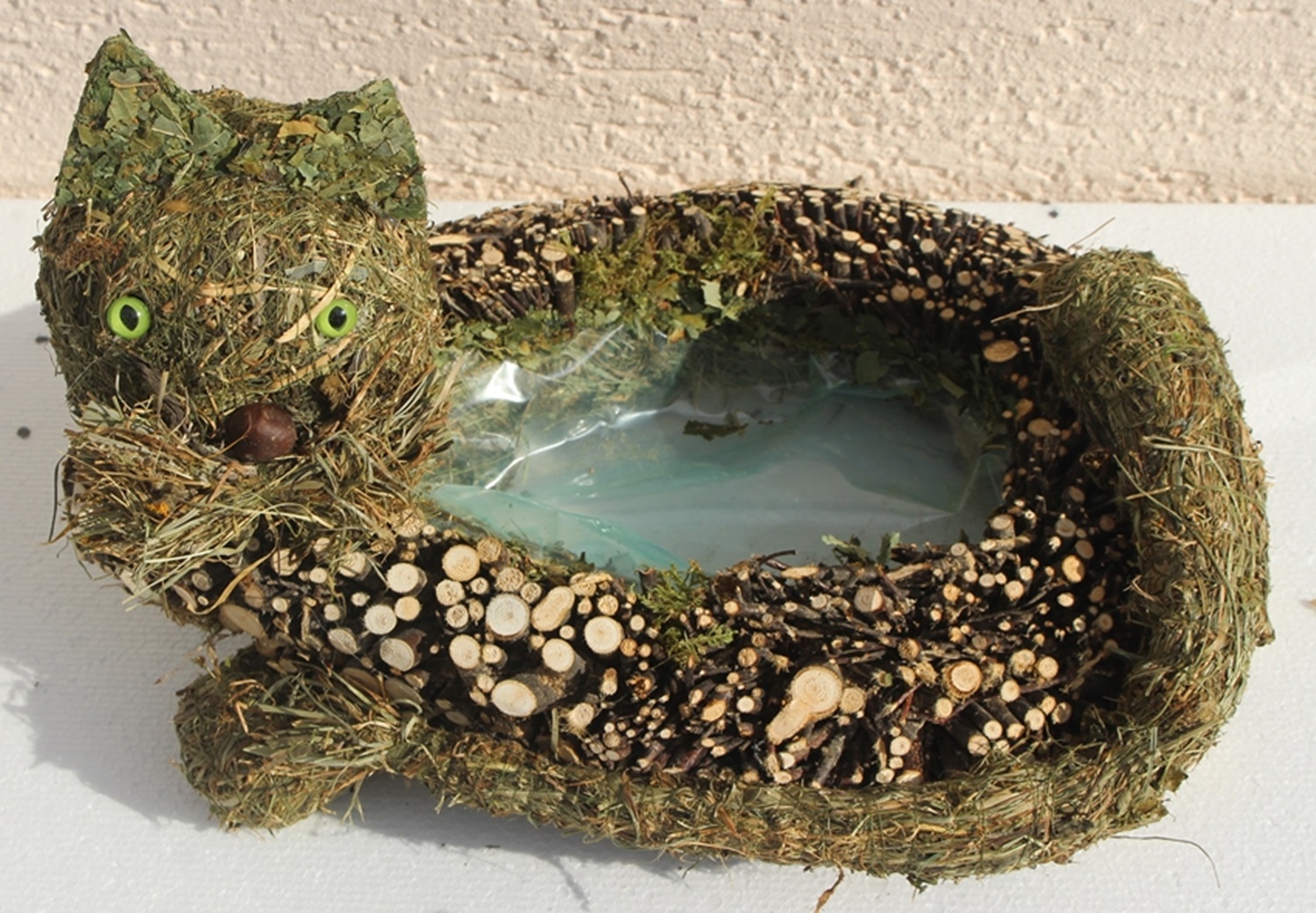 Deko Figur Katze liegend L 28 cm Figur zum Bepflanzen aus Naturmaterial Heu und Reisig Heukatze