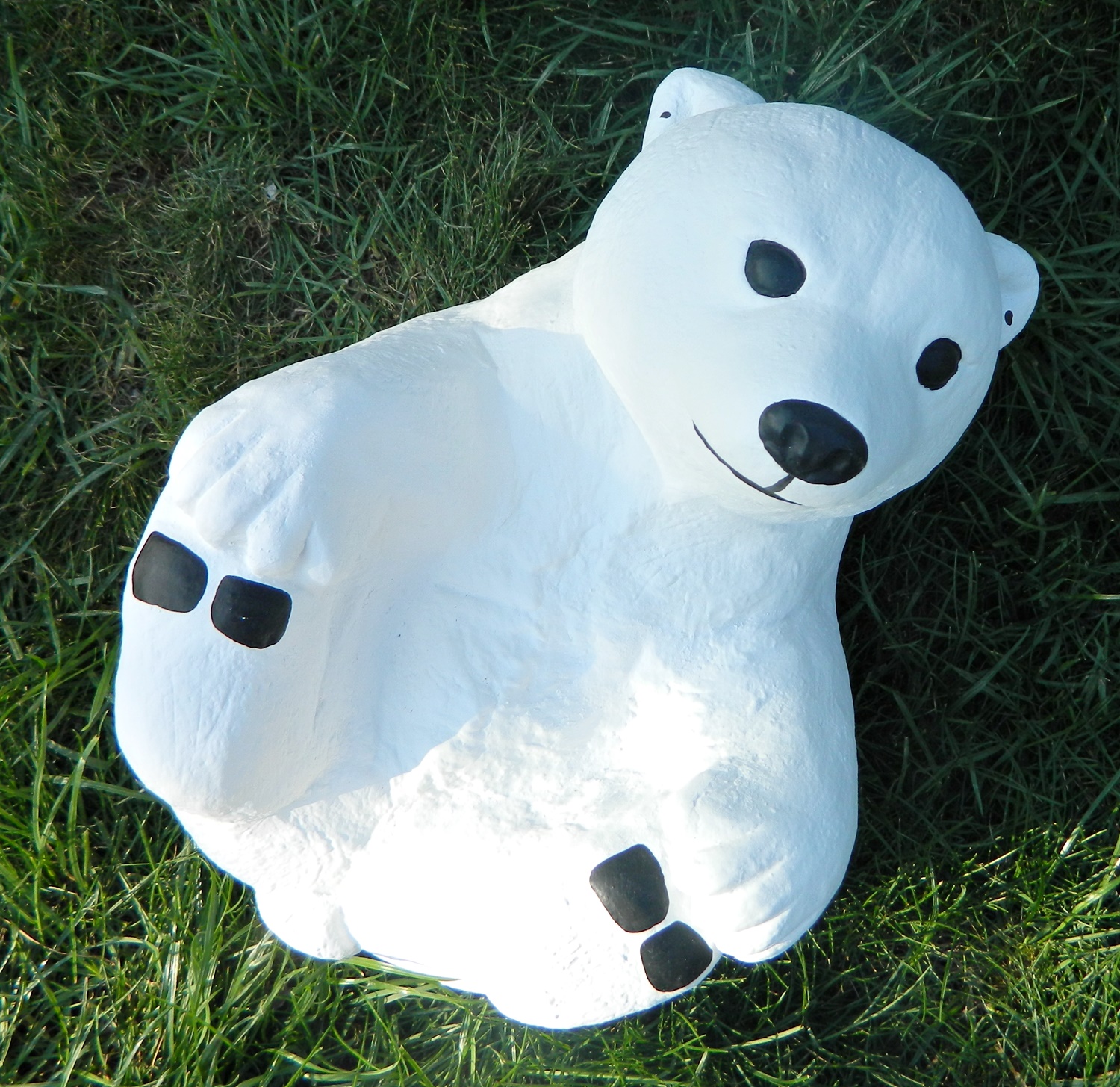 Beton Figur kleiner Eisbär H 18 cm Dekofigur und Gartenfigur