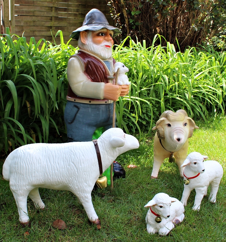 Deko Garten Figur Dekofigur Gartenfigur Hirte mit Schafbock, Schaf und Lämmlein aus Kunststoff