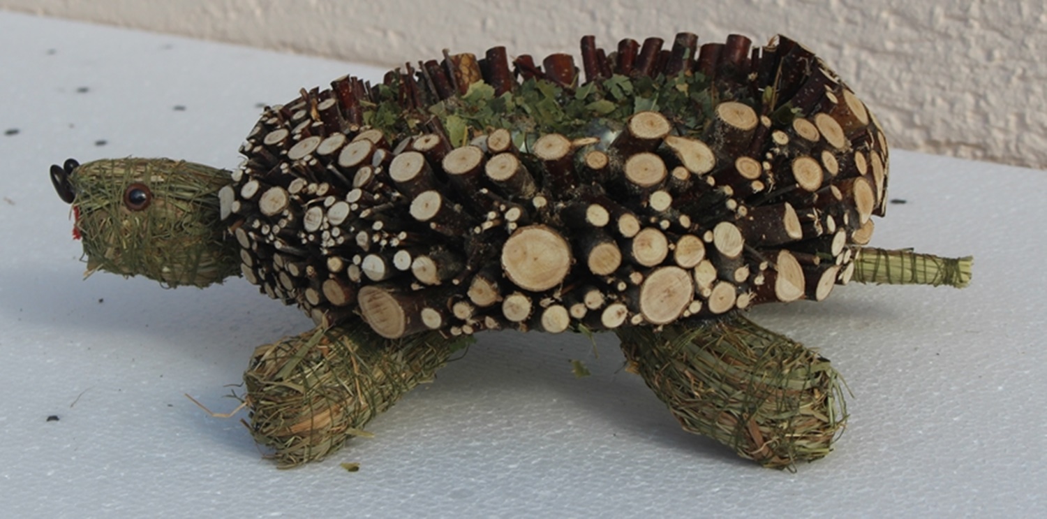 Deko Figur Schildkröte liegend L 20 cm Figur zum Bepflanzen aus Naturmaterial Heu und Reisig