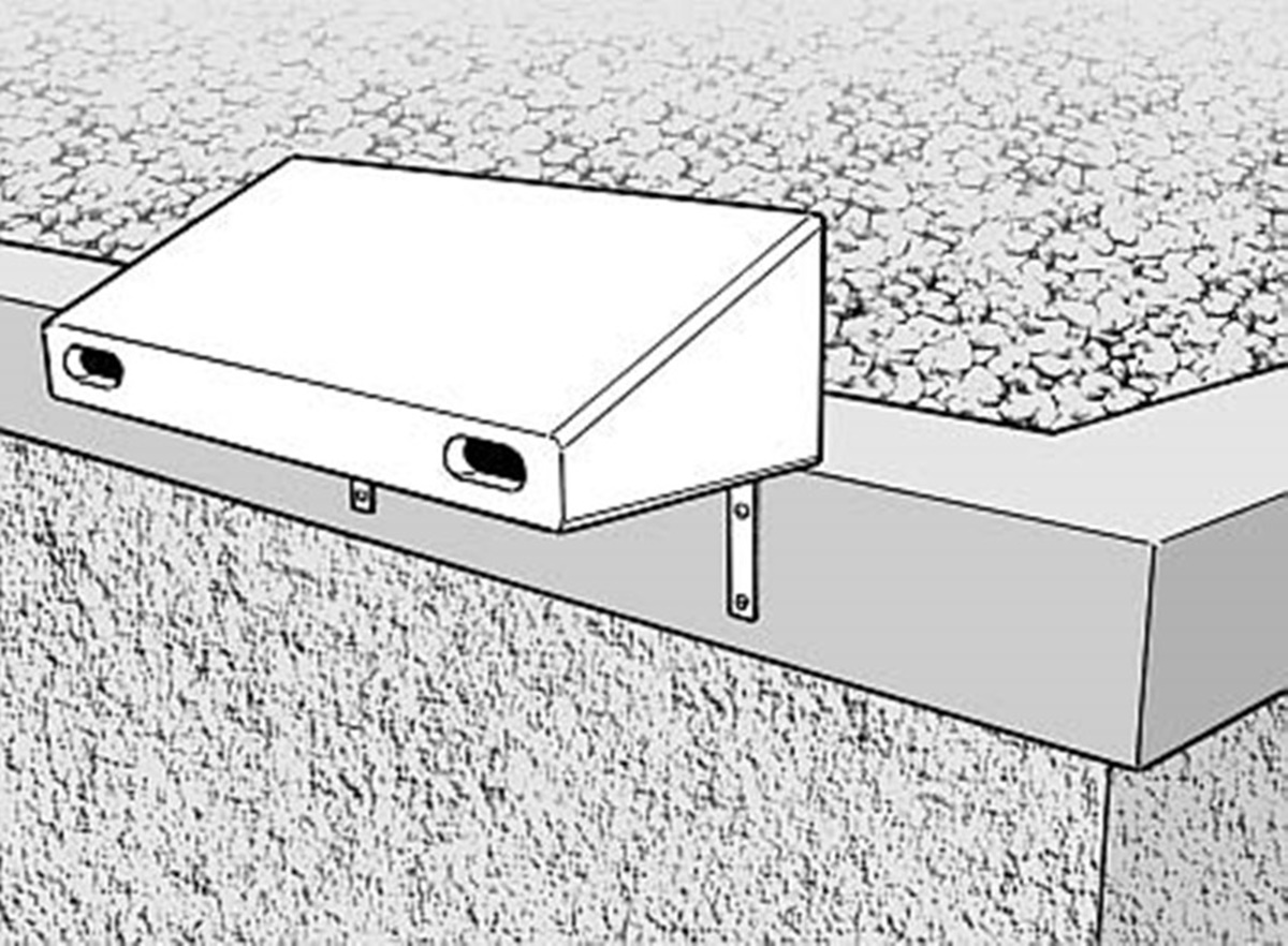 Naturschutzprodukt Mauersegler-Keilkasten (Drempelkasten) für Einbau in Dachbereiche