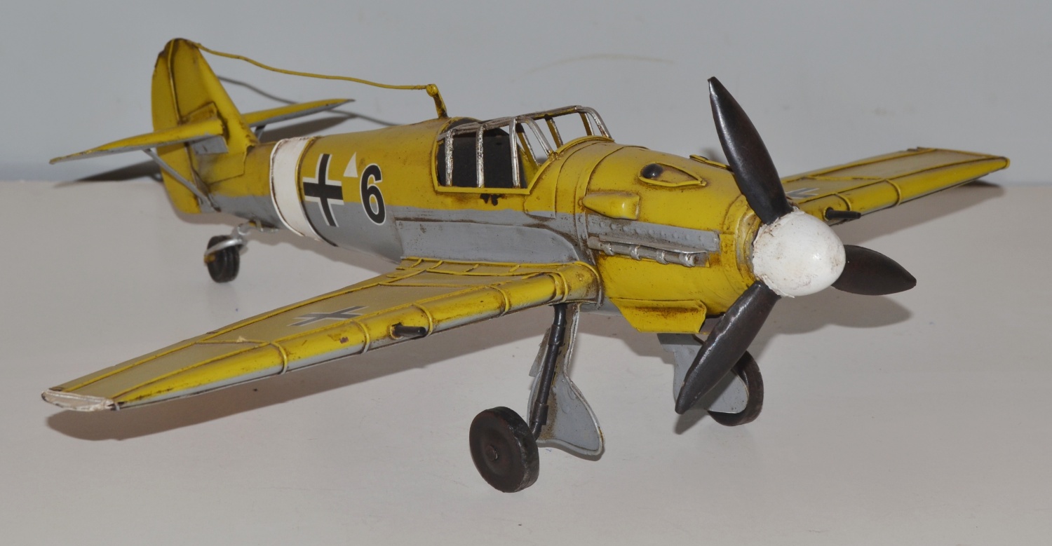 Blechflugzeug Nostalgie Modellflugzeug Oldtimer Marke Messerschmitt ME BF 109 aus Blech L 41 cm