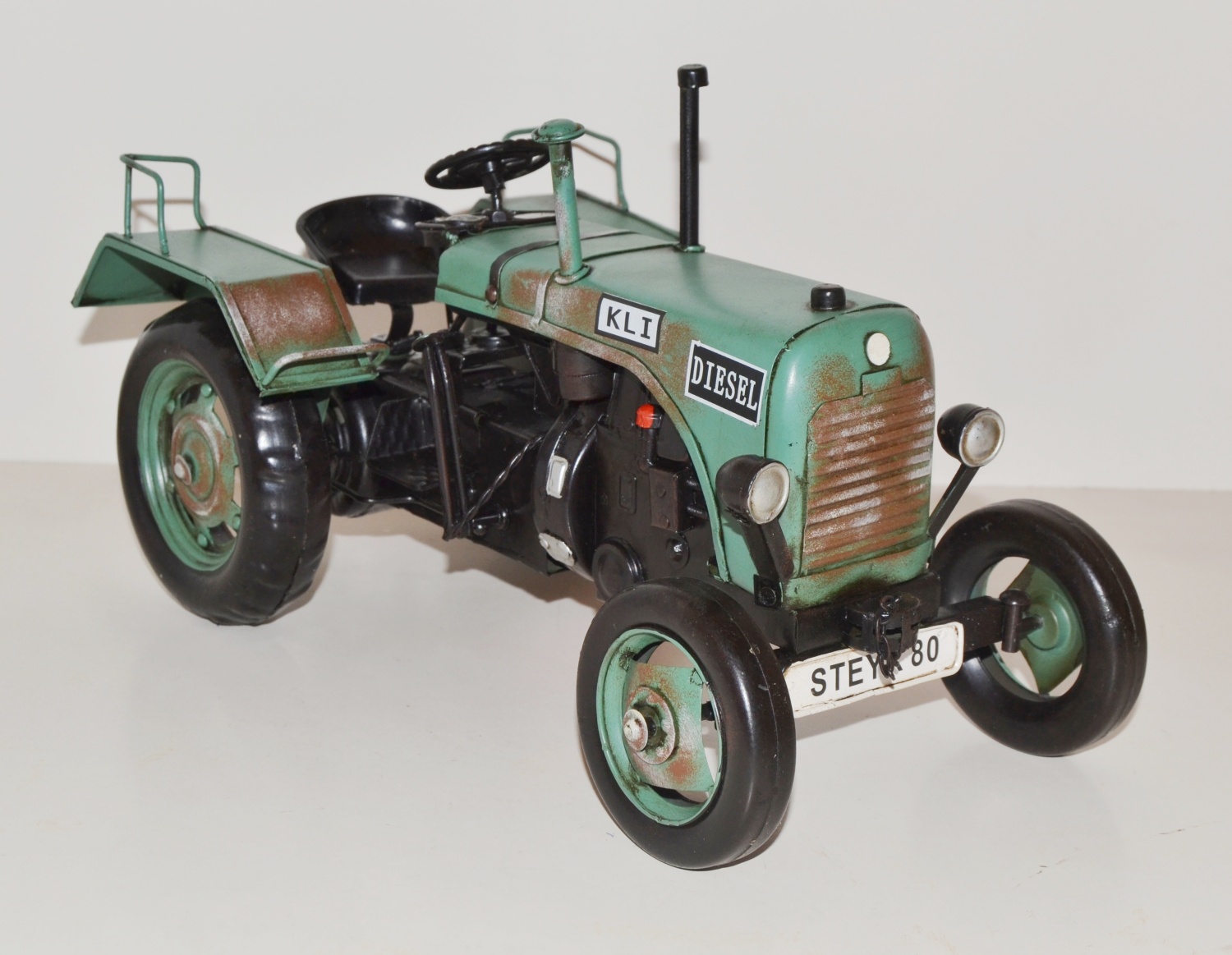 Blechtraktor Nostalgie Modellauto Oldtimer Marke Steyr Daimler Puch Traktor Modell aus Blech L 33 cm