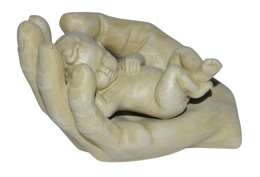 "In seiner Hand“ Dekofigur schützende Hand mit Kind, L 9 cm Symbol zur Taufe, Geburt & Erinnerung