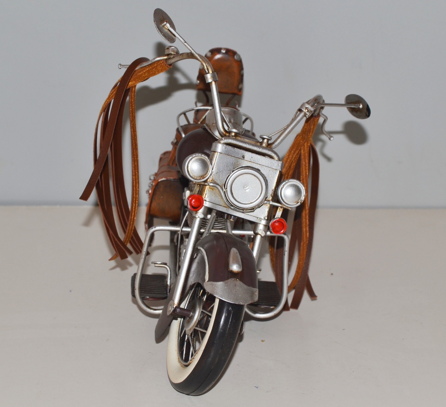 Blechmotorrad Nostalgie Modellauto Oldtimer Marke Indian Chief Motorrad USA aus Blech L 31 cm