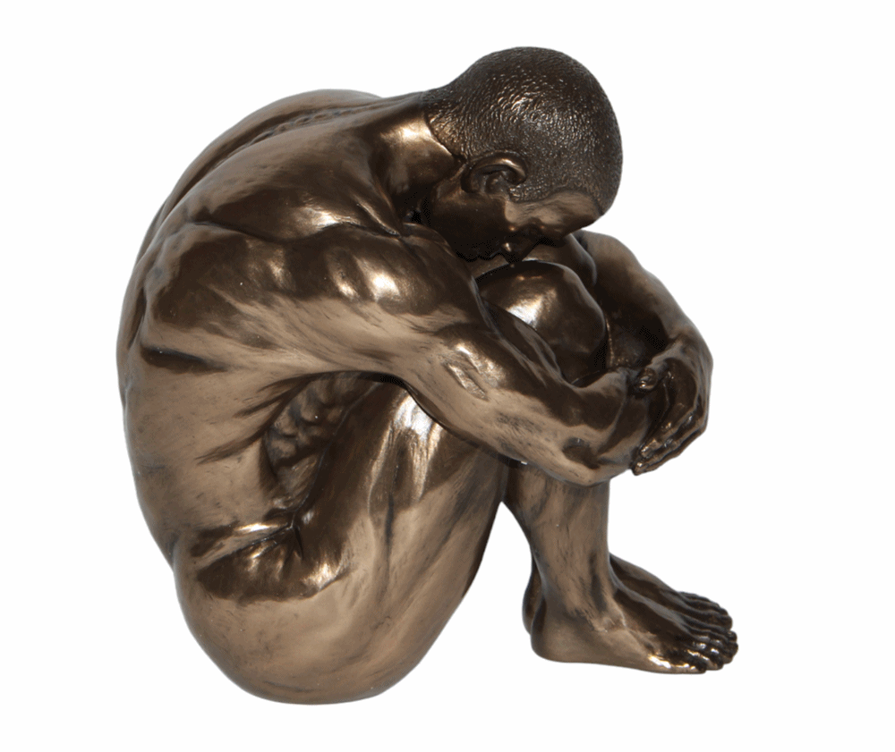 Deko Figur Body Talk Kollektion Nackter Mann kniend H 17 cm Bodybuilder Arme umschlungen Skulptur