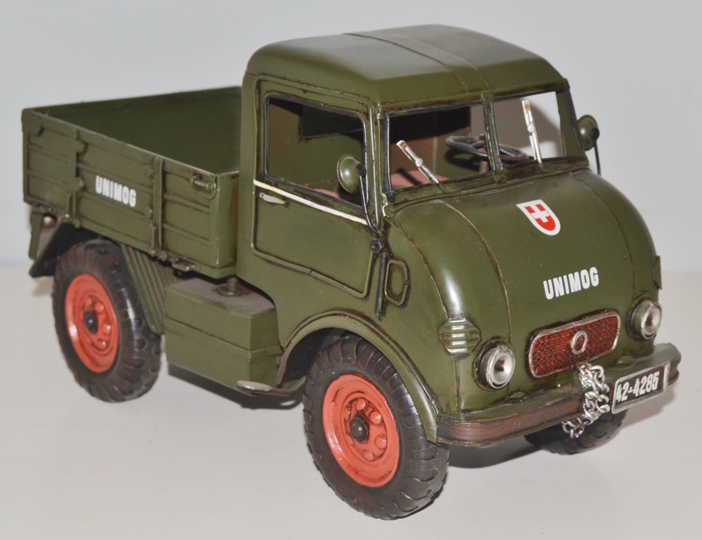 Blechauto Nostalgie Modellauto Oldtimer Automarke Unimog Modell Typ 401 Froschauge aus Blech L 32 cm