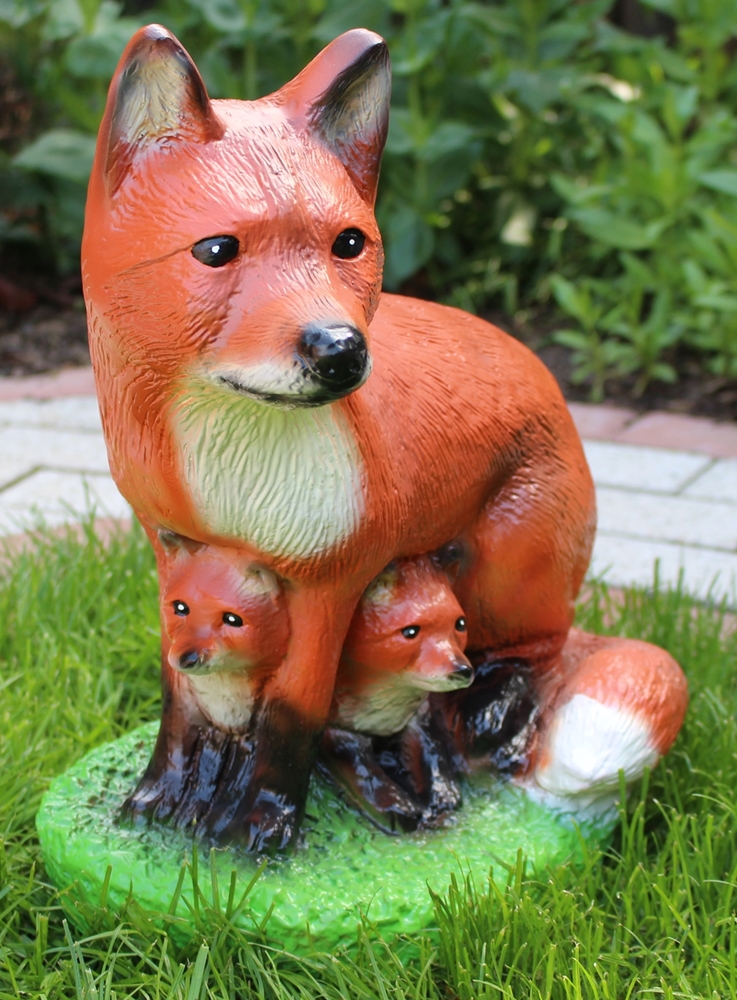 Dekorationsfigur Fuchs mit Kleinen Höhe 38 cm Gartenfigur aus Kunstharz