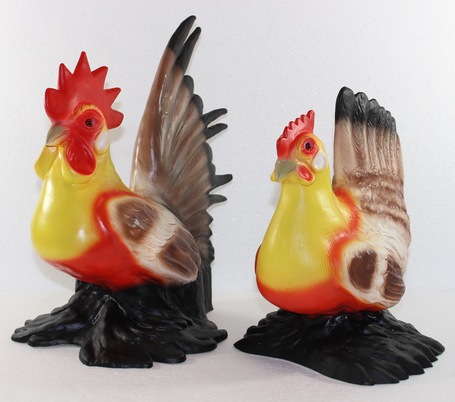Deko Garten Figur Dekofigur Gartenfigur bunter Hahn und Henne stehend aus Kunststoff als 2-er Satz