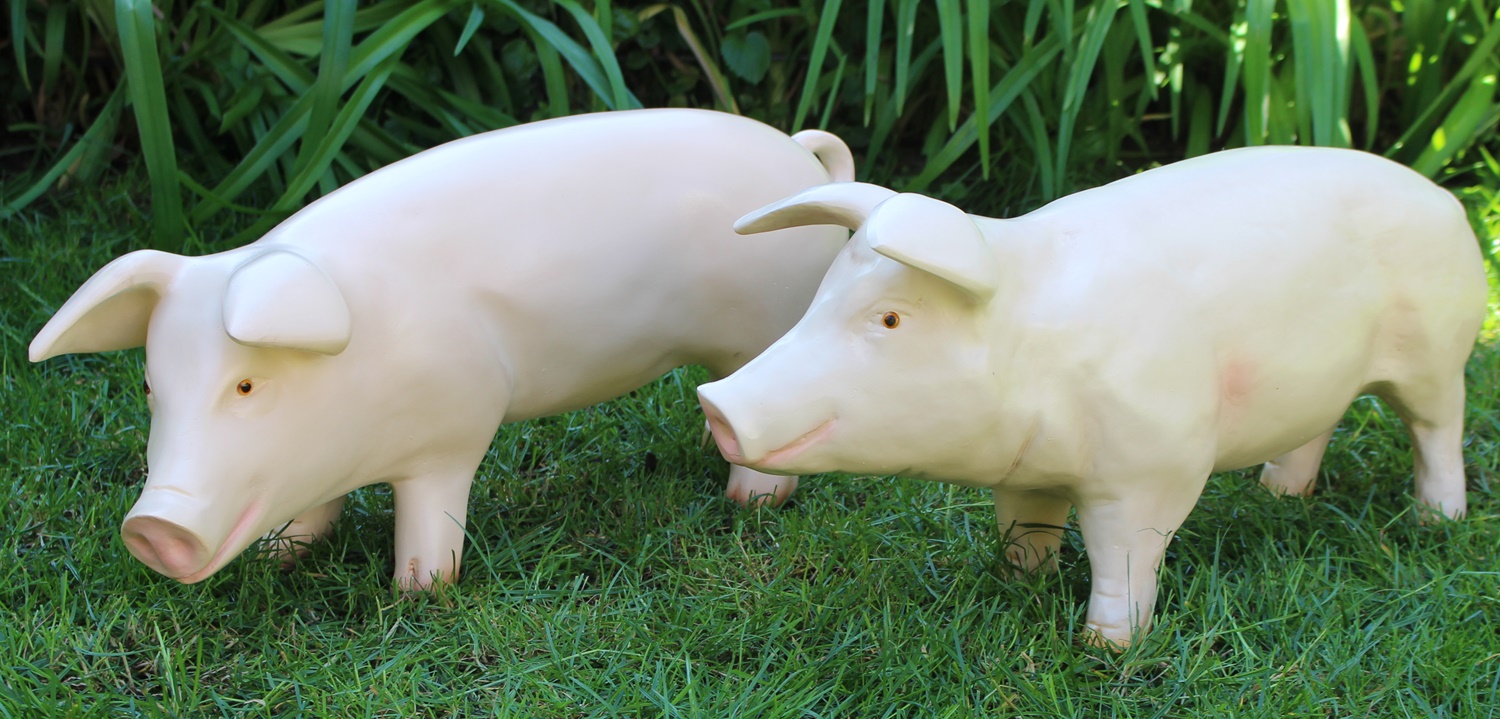 Dekofiguren Tierfiguren Schweine Ferkel stehend links rechts H 26/27 cm Figuren 2-er Satz Kunstharz