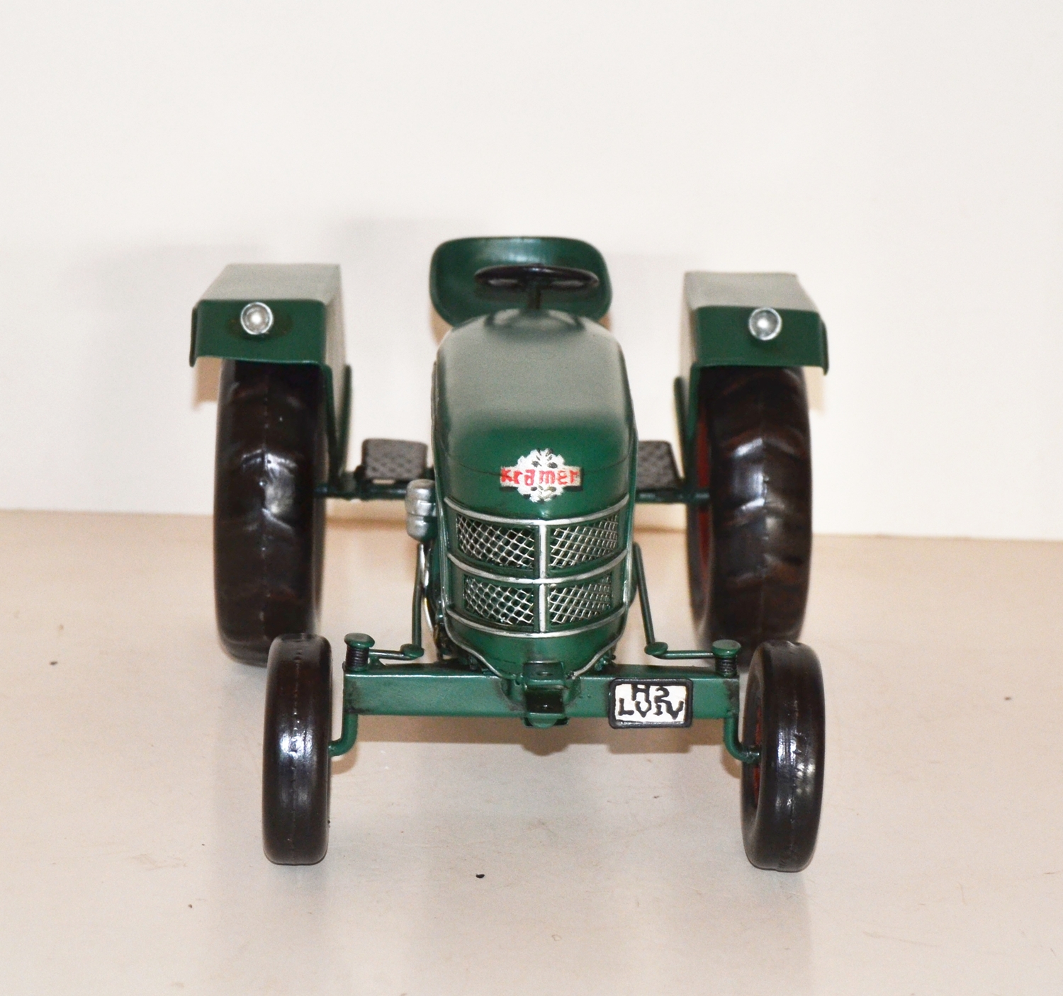 Blechtraktor Nostalgie Modellauto Oldtimer Marke Kramer KL 220 Traktor Modell aus Blech L 25 cm