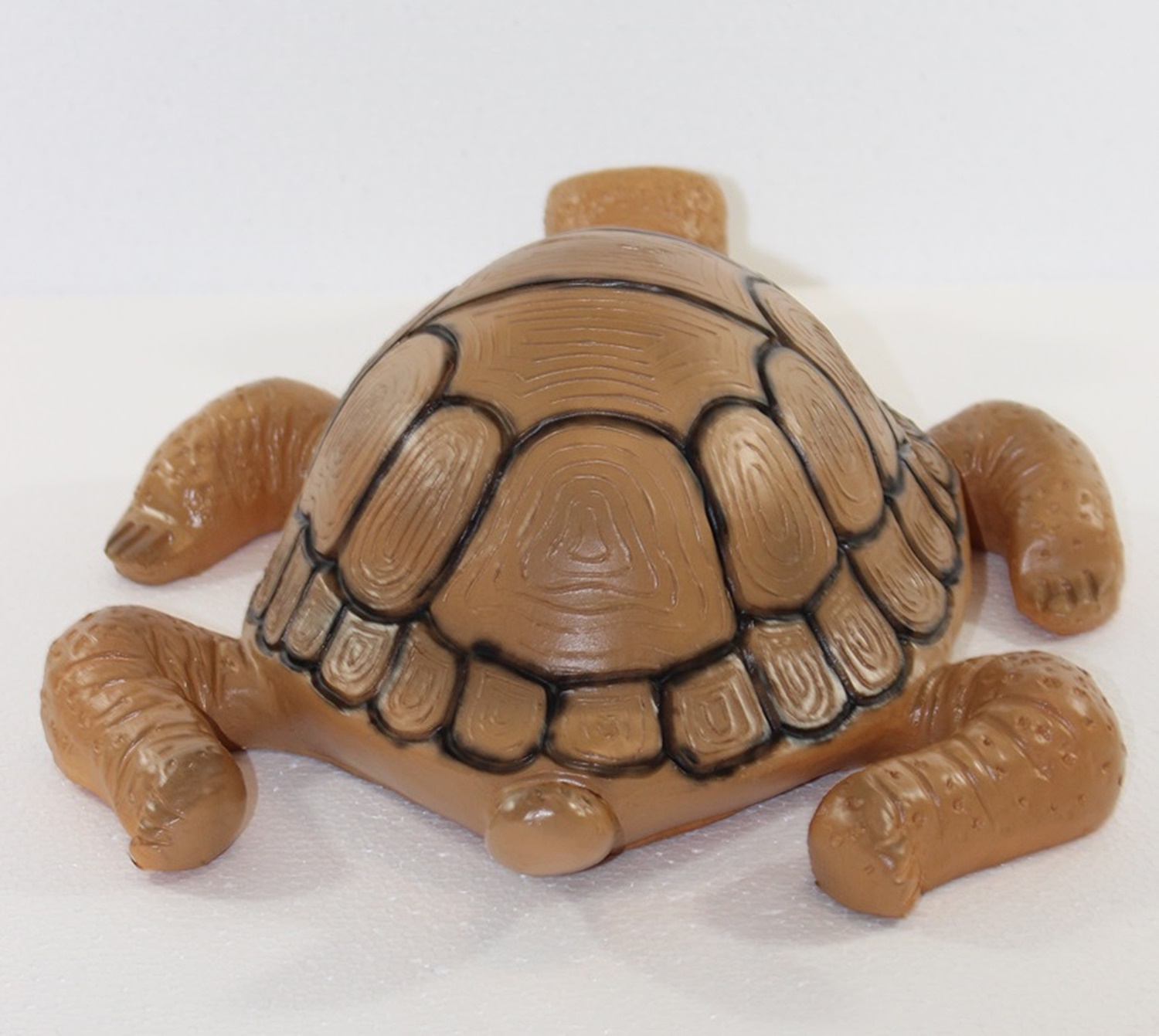 Deko Garten Figur Dekofigur Gartenfigur Tierfigur Schildkröte liegend aus Kunststoff Höhe 11 cm