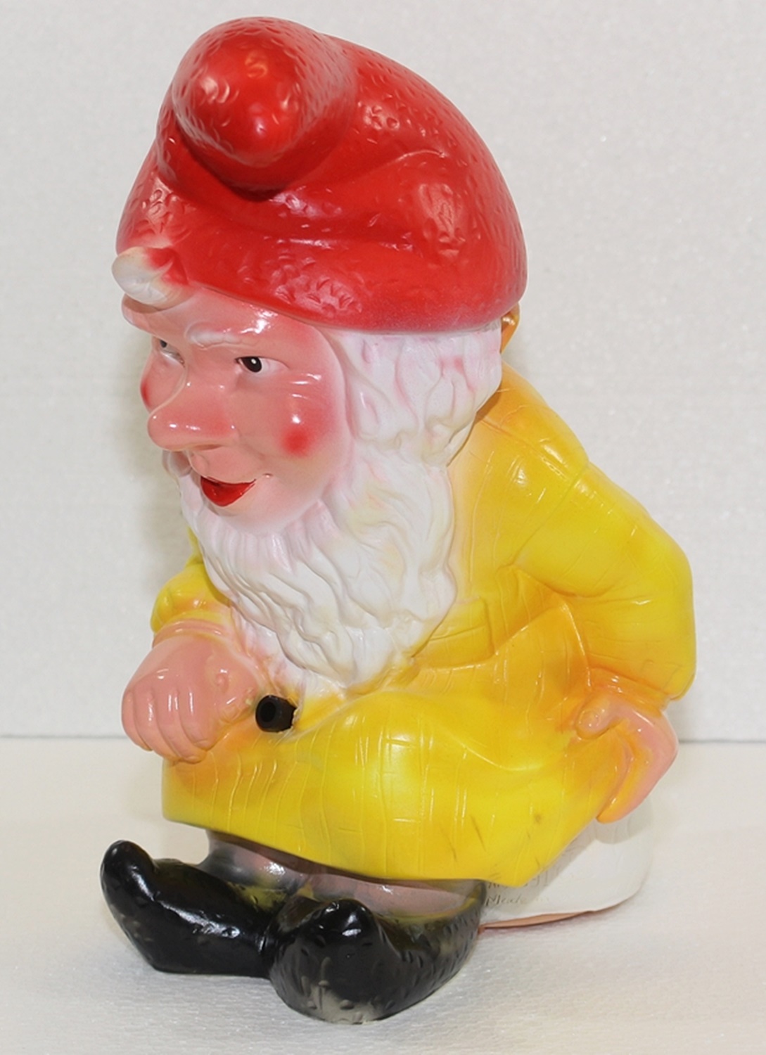 Gartenzwerg auf Töpfchen mit Bewegungsmelder Pfiff - Pfeifen Figur Zwerg H 27 cm aus Kunststoff