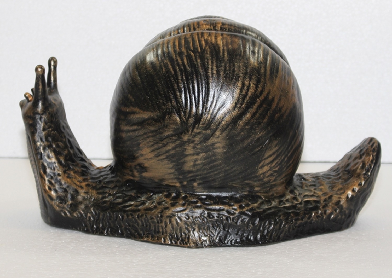 Deko Figur Gartentier Schnecke groß mit Häuschen H 18 cm Gartenfigur kupferfarben aus Kunststoff